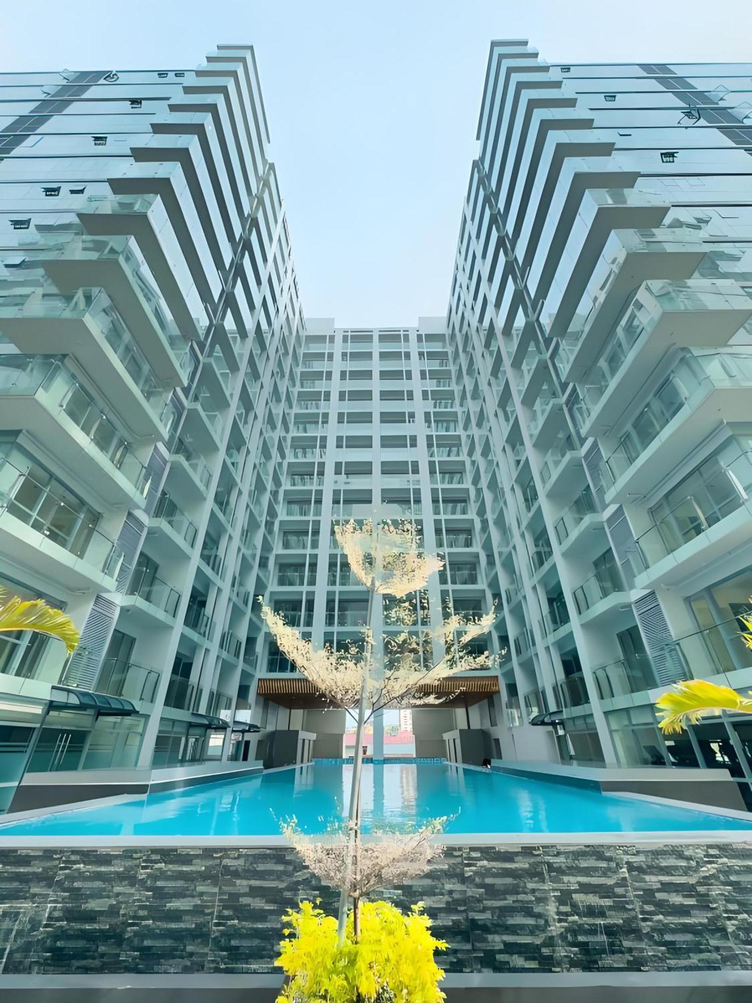 Luxurious European Style Penthouse Modern Apart Ment Cross City Of Dreams Okada Solaire Moa Airport Manila Exterior foto